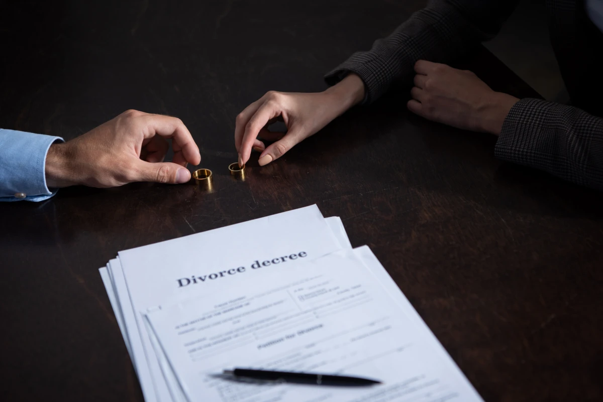 Divorce et fiscalité des pensions : Démêler les complexités financières pour un avenir serein