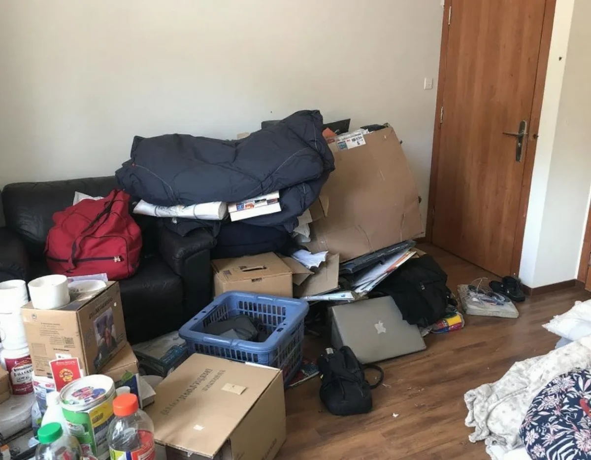 Débarras d'appartement : cadre juridique et protection des données personnelles dans les objets abandonnés